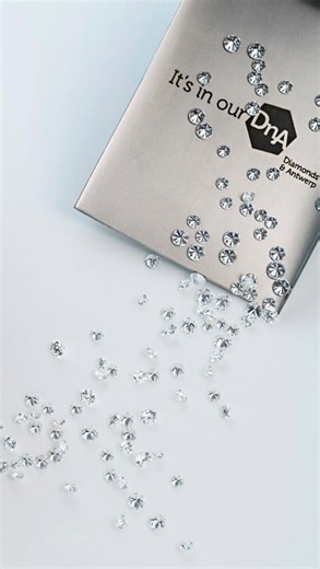 We often have visitors, and to add just a little touch ✨magic✨ we’ve started writing little messages with diamonds. It’s such a fun way to get out of your head, and just do something that’s a little bit silly, but really appreciated. 🫶🏼 Tomorrow we have some visitors coming for a little glimpse behind the scene, and this was something we prepared for them. #diamonds #creative #reels #explorereels #diamond #diamondart #diamondspecialist #expertise #fun #creative #diamondsandantwerp #sayitwithdi