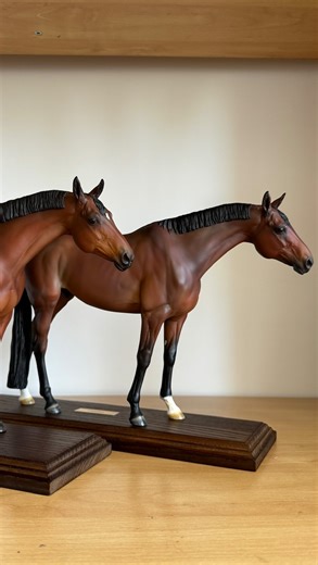 178 reactions | Watch how our artists bring our highly detailed model horses to life癩 #equestrian #modelhorses #pushkinresin #modelhorse #horses #miniaturehorse #equestriangifts | Sofi | Facebook