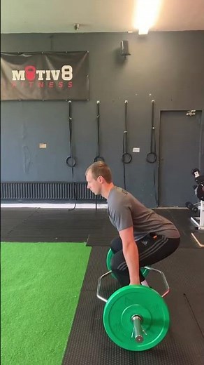 How To Hex Bar Deadlift Correctly