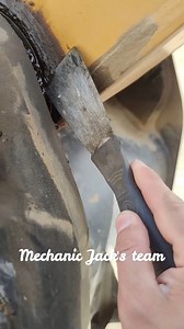 Clean the excess oil of the excavator #mechanic #mechanicjack #clean #excavator | Mechanic Jack's team