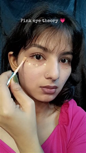 Pink under eye makeup 💄#shorts #ytshorts #eyemakeup #makeuphacks #beautyhacks