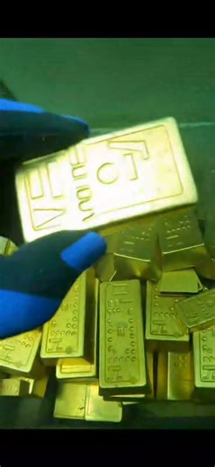 Sunken Treasure: Diver Uncovers Chest of Gold Bars | Deep Sea