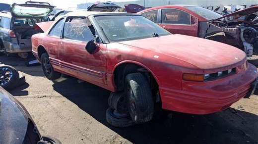 Junkyard find: 1994 Oldsmobile Cutlass Supreme convertible