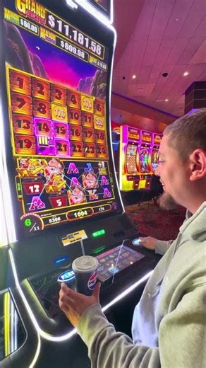 BUKK HITS THE JACKPOT 🤯😂