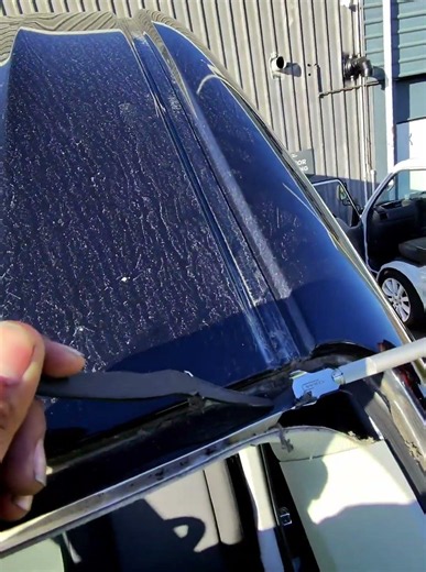 Windscreen replacement process