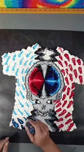 The process of making this tie dye shirt Grateful Dead Design🌀 #artreveal #artworkshowcase #tiedye