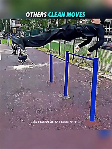 Normal clean moves vs Last this guy ☠️