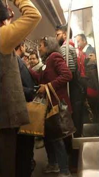 DELHI METRO FIGHT | DMRC DELHI METRO FIGHT