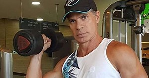 Túlio Maravilha revela que fez exigências para posar nu à revista aos 34 anos