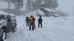 Avalanche buries skiers in the Sierra Nevada