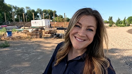 Pole Barn/Pillar Update, Apricot Harvest & Planting Hydrangeas/Perennials! 🙌😍🌿 | Garden Answer