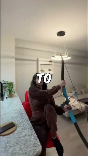 GIRLFRIEND VS INDOOR ARCHERY!! 😱😱