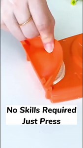 How to Make Dumplings? No skills required, just press! #KitchenHacks #dumplings #food #kitchengadgets #dumplingmaker #dumplingmold #cookingtips #chinesefood #dumplinguniverse #easyrecipe #mustorbust #newlifehacks #fyp