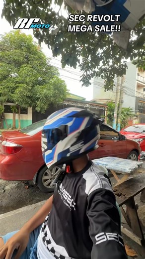 SEC REVOLT MEGA SALE!! 💯🔥 Best Selling Modular Helmet P2,600 nalang!! 👌🏼Ang aga ng pasko mga boss! Available on hand! Check out na! ✅ Modular - naaangat yung harap (Pwede Full Face, Pwede Half Face) ✅ Dual Visor ✅ Intercom Ready ✅ Makapal ang foam ✅ ICC and DOT CERTIFIED ✅ Aggressive maangas ng Design 💯 ✅ Limited Edition colorway FREEBIES! 💯 FREE HELMET SPRAY 💯 FREE DISPOSABLE KAPOTE 💯 FREE EXTRA LENS 💯 FREE Balaclava mask 💯 FREE Sec string bag 💯 FREE RF MOTO x DIMAKALI stickers Sa mg