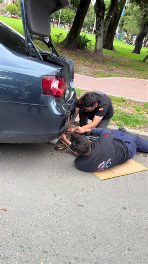 🚗🔥 ¡La mejor pantalla del mercado para tu vehículo YA está aquí! 🔥🚗 Actualiza tu Volkswagen, Renault, Captiva o cualquier vehículo con una pantalla ANDROID de última generación 📲✨ 🔹 Sistema operativo Android inteligente 🔹 Pantalla táctil HD de alta definición 🔹 Compatible con Android Auto y Apple CarPlay 🔹 Cámara de reversa incluida 🎥 🔹 Navegación GPS, música, apps y mucho más 🔹 Conectividad total: Bluetooth, WiFi y Mirror Link Convierte tu carro en un vehículo moderno y tecnológico 