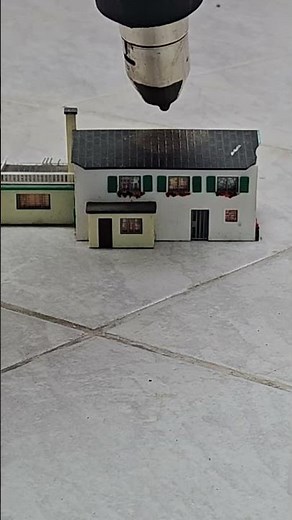 Train station burned down! 🔥🚂 Spontaneous rescue operation after a mishap #spurn #modelrailway #diy