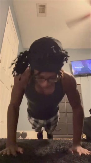 Maxing out on plyo pushups #pushpullworkout #chestexercises