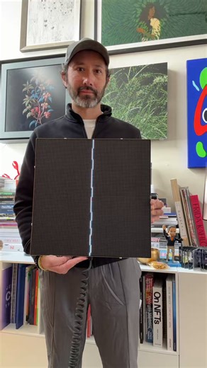 This is my second acquisition from Rune Brink @spogelsemaskine, adding “Mæander 3” on a 128 x 128 pixels LED screen, originally exhibited by @bitforms gallery in Berlin November 2025The first piece I collected from the artist in 2024 at NFT Paris was 128x128px LED display from the 2024 Glitch Garden series on https://t.co/NBSok8vEjA“Mæander” is a series of 17 generated outputs depicting river delta segments, created by Danish artist RuneBrink / Aka. Spøgelsesmaskinen for bitforms gallery 2025.In