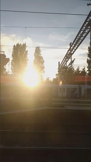 flashing images train