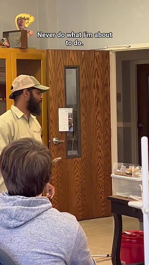 Black widows despite their reputation are really docile. You quite literally have to go out of your way to be bitten as the last recorded death was in 1983. Despite having the deadliest neurotoxin (latrotoxin) they don’t give a quantity that is large enough to give a human (without medical complications) anything other than nausea, vomiting, and diarrhea. ***#explore #explorepage #blackwidow #spider #gatorboysouth | Donovan Lindo