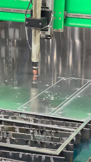 It’s always fun watching the Plasma Table go to work!⚡️❄️#Radiators #ChargeAirCoolers #OilCoolers #SteelTanks#Intercooler #ACcondensers#CoolingSystem | Radiator Supply House | Facebook