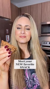 Stop buying expensive storebought granola bars and make these incredible vegan and gluten-free almond butter or peanut butter granola bars at home! They have a delicious chewy and crispy texture and the most addicting flavor. They have no added oil or preservatives. Recipe on my blog TheVegan8 ❤️ | The Vegan 8