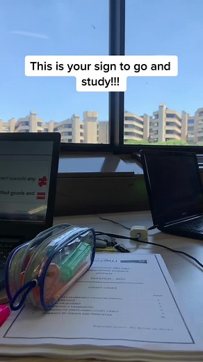 The week is almost done 🥹❤️ Keep on going you got this ❤️🤍. #studentlife #SAMA28 #cta #accountantsoftiktok #MrPriceEverydayViral #accountingstudent #postgradlife #honoursdegree #pgda #akafuneral #honours #becomingaca #ujstudent #loveday