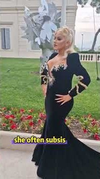 WHYDOTHELEGSOF45-YEAR-OLD CHRISTİNAVAGUILERA LOOK"UKE THOSEOFATO-YEAR-OD3