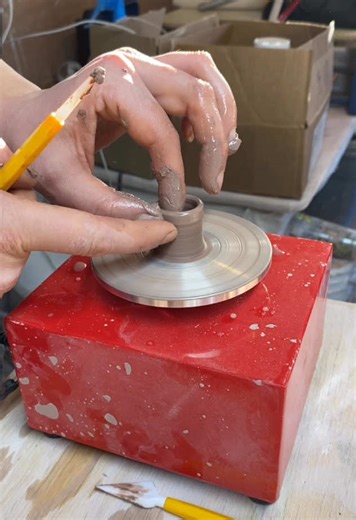 Discover the Benefits of a Tiny Pottery Wheel