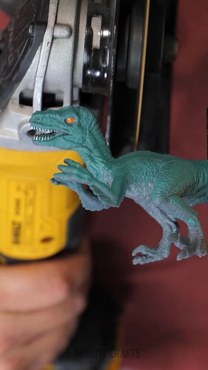 62K views · 101 reactions | DIY epoxy mini lamp with a dino! 練 #resinart | 5-Minute Crafts Family | Facebook