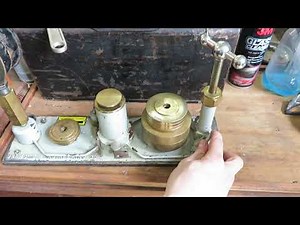 Learning how to use a Deadweight Tester