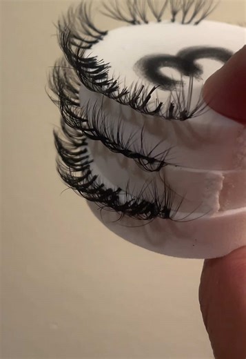 Day3/30 lash sponge challenge as a beginner lasher #lashtok #veyeslashes #lashcommunity #individuallashes #fy
