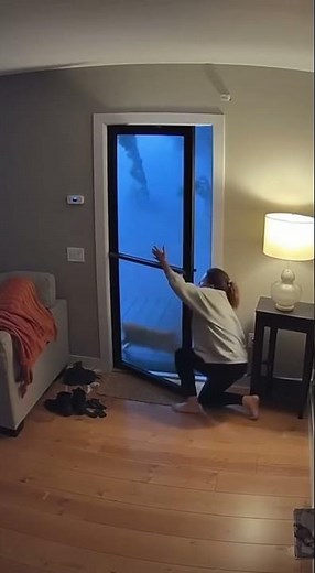 She Tried to Save Her Cat #animalemotions #cat #animals