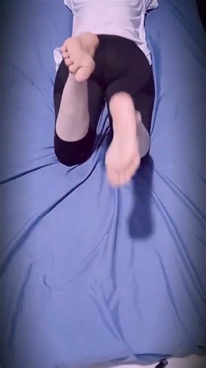 Beautiful small feet ♥#foot #relax #feet #sole #toes #pies #nylon #legs #socksaddict #beauty #socks