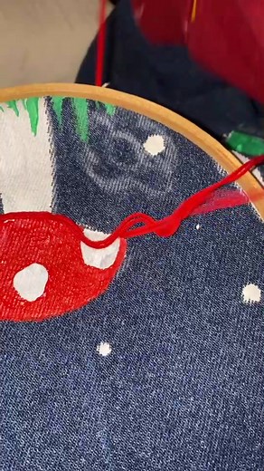 Just me painting some jeans❤️❤️#fyp #foryou #storytime