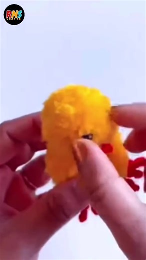 #pompom #craft #idea #workthisway #learnontiktok #foryou #foryourpage #fypシ #foru #howtomake #handmade #easy #trick #wool #beautiful #diy