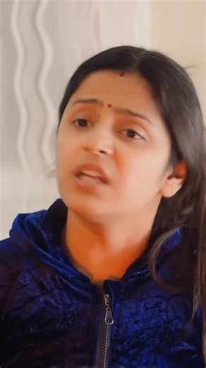 Moviehub on Instagram: "🤣Interesting Fact: Miracles from Heaven (2016), This deeply moving scene, where Angela (Queen Latifah) shows spontaneous kindness to Christy Beam (Jennifer Garner) and her daughter, is crucial for establishing a core theme of the film: that small, unprompted acts of human decency can be the biggest miracles. Director Patricia Riggen deliberately cast Queen Latifah to bring her established warmth and authenticity to the role of the waitress, ensuring that the emotional pi