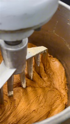 Project LeanNation on Instagram: "That mid-week slump is real. 😴 You’re tired. You’re busy. You want something to get you through. Just don’t let one craving send you completely off the rails. If you’re going to have a cheat — make it a Lean Cheat. 😉 Enter the M&M Peanut Butter Protein Ball 🍫🥜 Hand-rolled, bite-sized goodness made with natural peanut butter, honey, M&M minis, rice crispies, and pea protein. The numbers that matter: 🔥 350 calories 💪 16g protein It hits the sweet spot, fuels