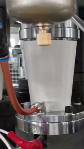 The intelligent model paper cup machine run in the factory