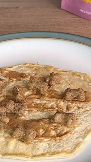 Will you be making pancakes for your pup this evening? 🐶 🥞 Here's our super easy, 3 ingredient recipe for dog friendly pancakes! 1. mix all the ingredients in a bowl 2. heat your frying pan to medium 3. pour in mixture carefully 4. cook for 1 minute on each side 5. allow the pancakes to cool 6. add toppings of your dogs choice & serve! ps. Please remember to only use xylitol-free peanut butter for your dog! #PancakeDay #DogsofWagg #WaggyTails | Wagg