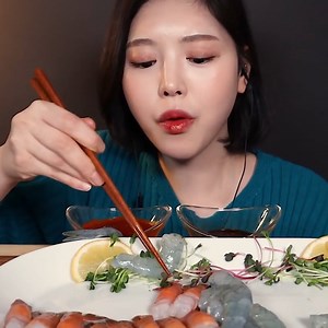 162K views · 5.4K reactions | Hello everyone ! This is Boki 殺 Today, I brought one of my favorite foods, shrimp ! I thought I've had a lot of shrimp dishes so far, but I haven't had raw shrimp yet. So today, I brought fresh raw shrimp and red-banded lobster ! The texture was chewy and so good  It's so delicious to eat and eat  Without the skin of the shrimps, I would have put five in my mouth  #ASMR #MUKBANG #eatingshow #eatingsounds #yummyboki #hamzy | Yummy Boki | Facebook