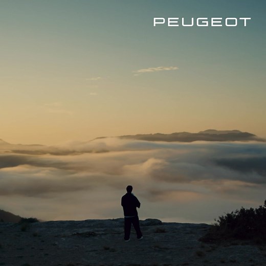 Vous cherchez un joueur capable de tout couvrir ? Le Nouveau Peugeot 3008 brille sous tous les angles, avec son design audacieux, son Nouveau Peugeot i-Cockpit® 3D doté d’un écran panoramique 21" encore plus immersif et sa technologie intelligente. Découvrez notre collaboration avec Antoine Dupont et le #Peugeot3008 : un véritable lion, sur le terrain comme sur la route ! Prenez le contrôle, dominez chaque route… et profitez dès maintenant des offres de fin d’année sur le Nouveau Peugeot 3008. #