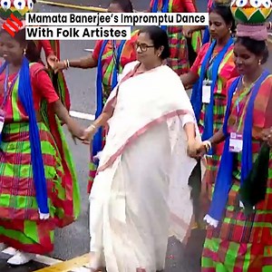 West Bengal CM breaks into an impromptu dance with folk artistes during Independence Day celebration | Indian Express
