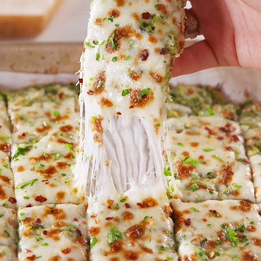 Broccoli Cheesy Bread is SO good, you won't even realize it's low-carb. Full recipe: http://dlsh.it/CAdPHIj | Delish