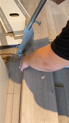 1.3K views | How to lay laminate properly - professional tips that many have forgotten! When laying laminate, the devil is in the detail! #build #asmr #reels #loghome #logcabin #loghomeliving #cabincrew #cabin #cabinlife #cabininthewoods #woodworking #woodwork #work #woodworkingtools #house #homedecor #homemade #Home #housebuilding #realestate #realtor #interiordesign #diy #trend #trendingreels #handmade | Ca Luv | Facebook