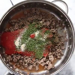 144K views · 100 reactions | Easy HOMEMADE SPAGHETTI SAUCE, using ingredients you probably already have in your pantry! This recipe is a family dinner staple. RECIPE: https://tastesbetterfromscratch.com/homemade-spaghetti-sauce/ | Tastes Better From Scratch | Facebook