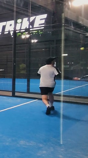 Master Padel Positioning: Stay Back Until You Attack