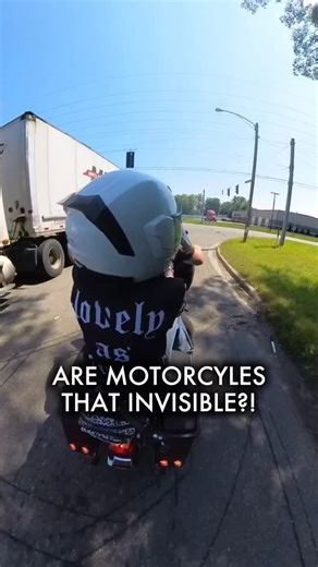 Hightail on Instagram: "This is why awareness around motorcycles matters. Hightail protects your hair while you ride. What it can’t control is the awareness of drivers around you. This clip is a reminder of how vulnerable riders and passengers can be, even when stopped. We’re so grateful that @theweavewitch_ was safe and shared this footage. Please look twice and stay aware of motorcycles on the road. Have you had a similar experience? Share below ⤵️ 🎥 @theweavewitch_ #Hightail #HightailHair #B