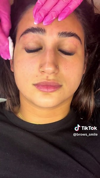 BROW LIFT – AVANT/APRÈS 🔥 Tarif : 35€ 🔥 Réservez votre séance dès maintenant ! 📩 #BrowLift #SourcilsParfaits #AvantApres #BeautéNaturelle #RegardIntense #Esthétique #SelfCare