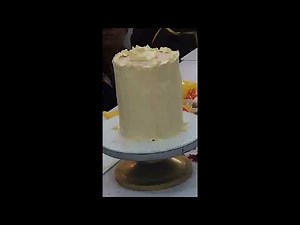 How to Ice a Cake with Buttercream Frosting: A Step-by-Step Guide